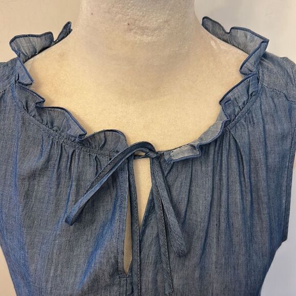 Loft chambray sleeveless ruffle blouse Size L New - Picture 3 of 9